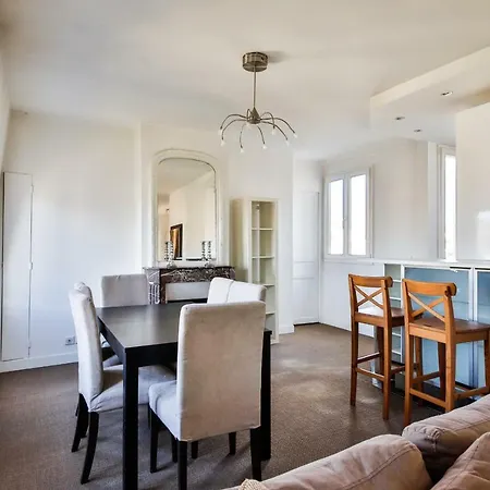 Belle Vue Apartment *